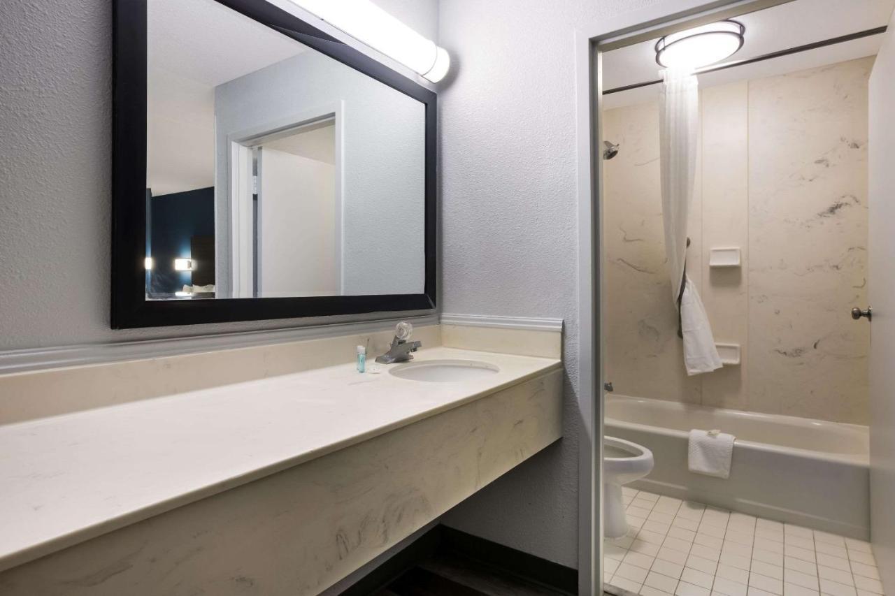Suburban Studios Hinesville - Fort Stewart Area Екстер'єр фото