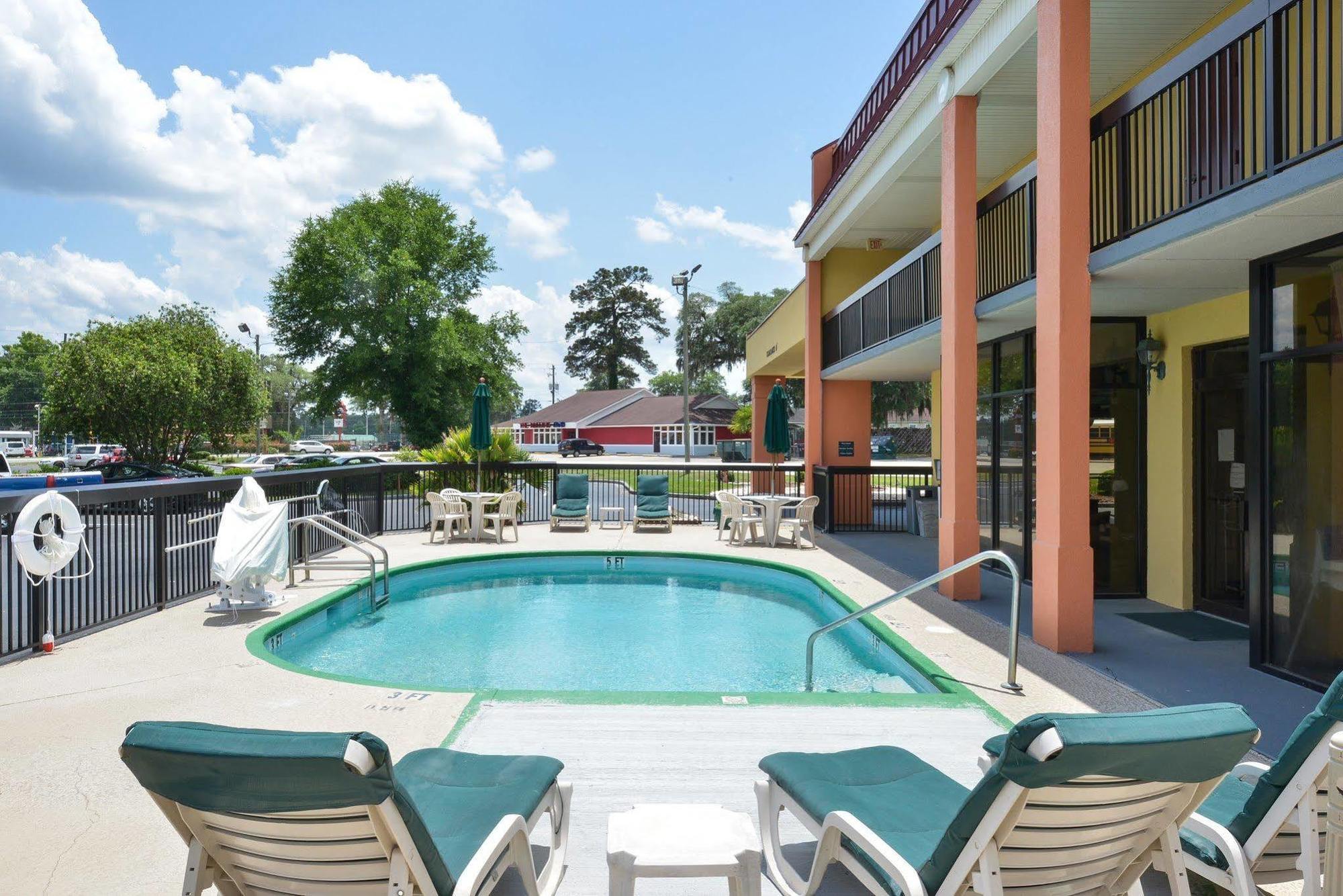 Suburban Studios Hinesville - Fort Stewart Area Екстер'єр фото
