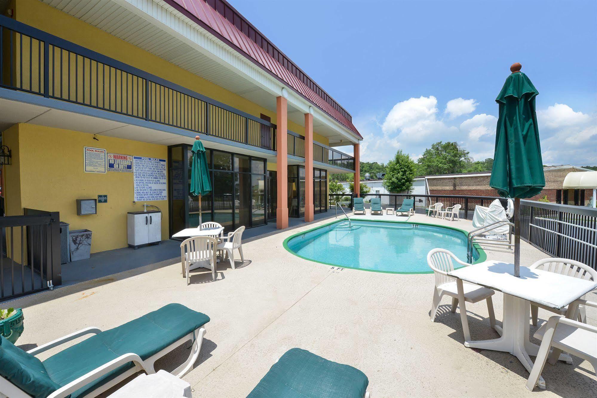 Suburban Studios Hinesville - Fort Stewart Area Екстер'єр фото