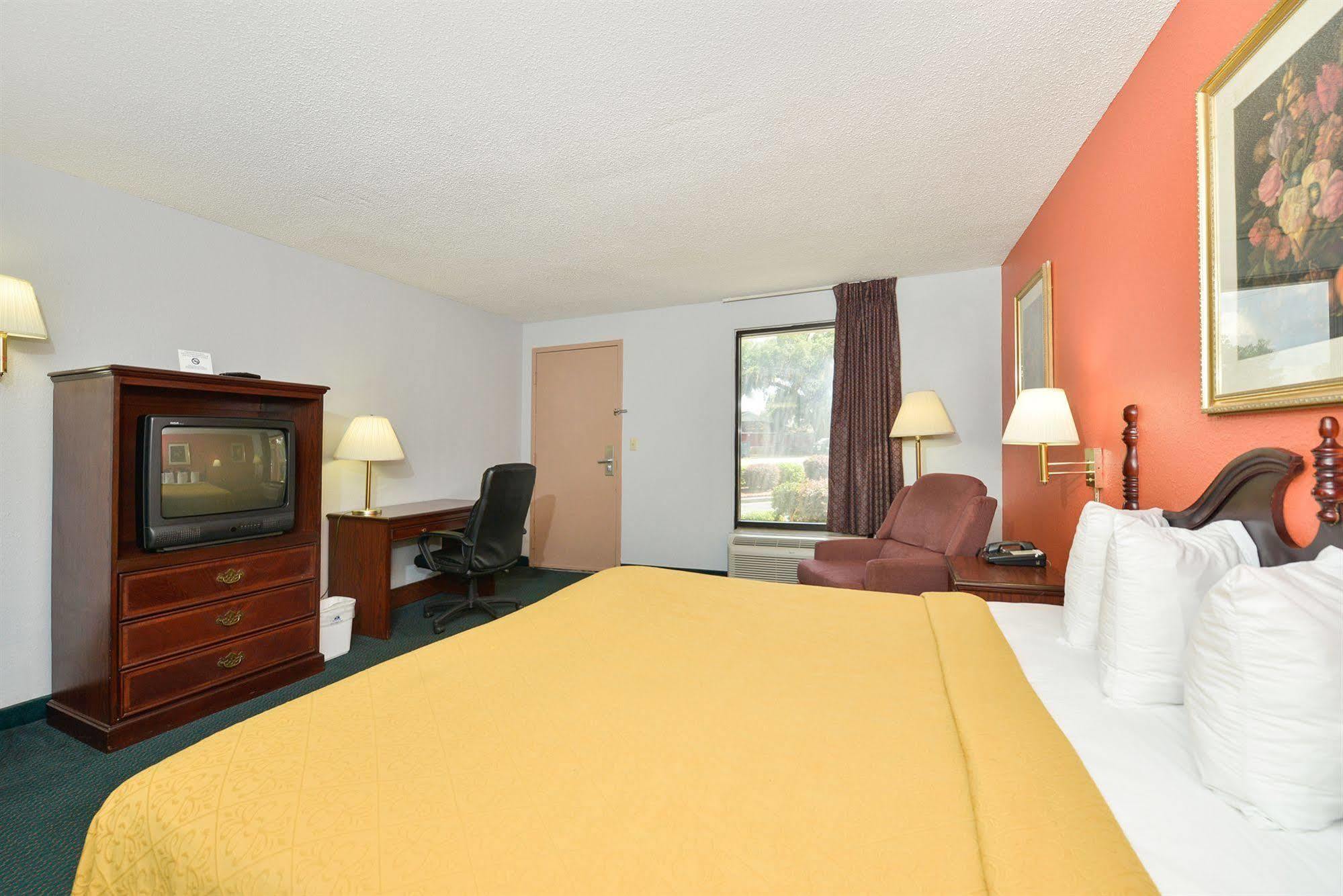 Suburban Studios Hinesville - Fort Stewart Area Екстер'єр фото