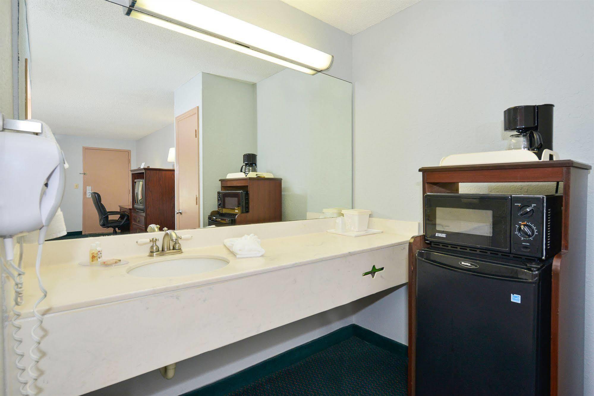 Suburban Studios Hinesville - Fort Stewart Area Екстер'єр фото