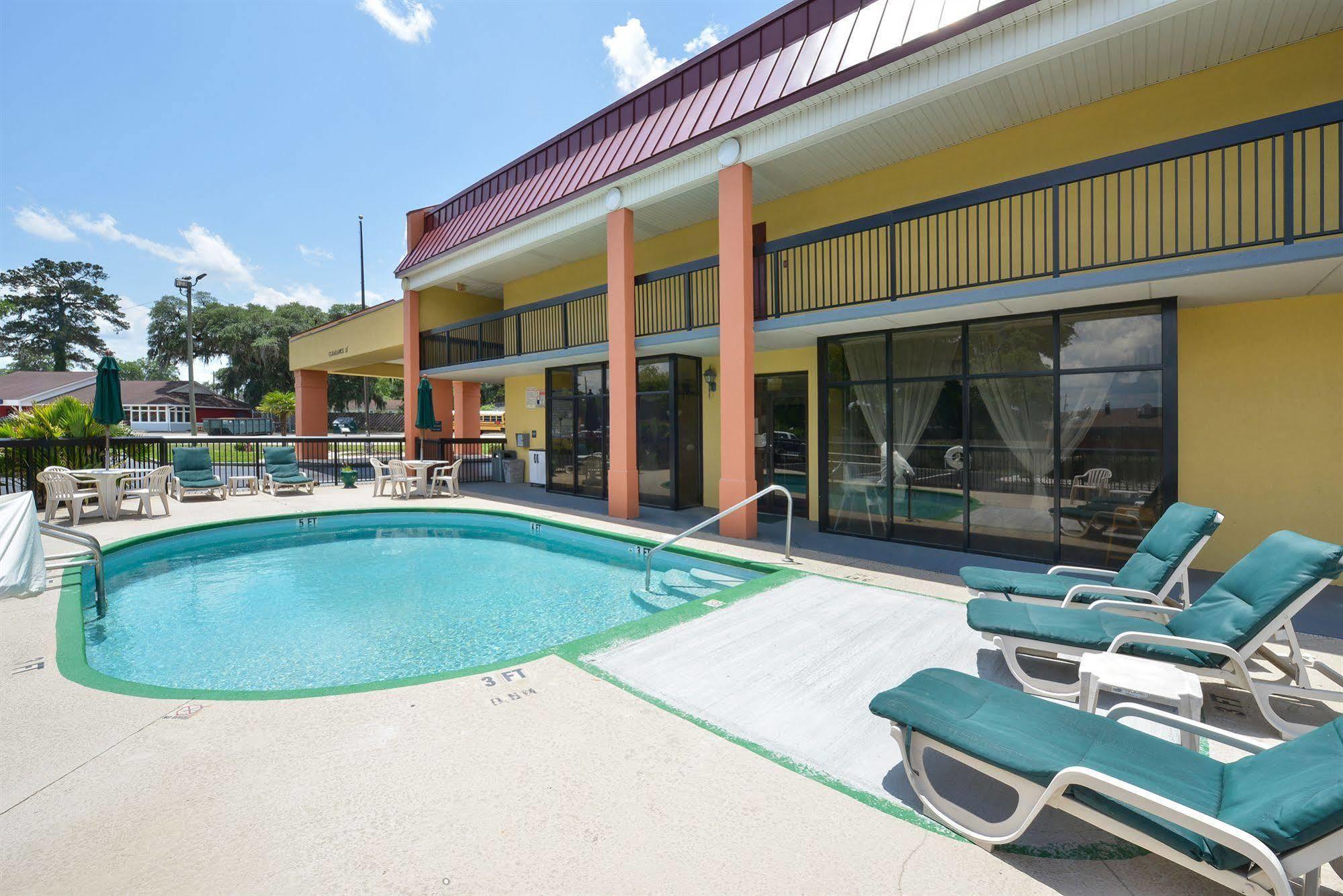 Suburban Studios Hinesville - Fort Stewart Area Екстер'єр фото